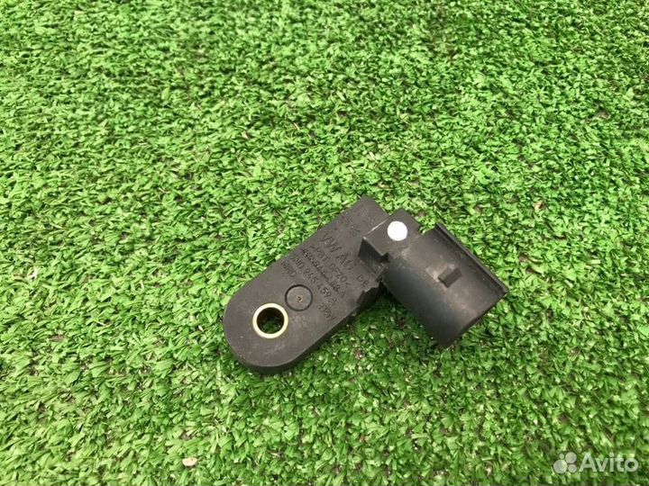 Датчик включения стоп-сигнала Audi A3 8P ccza 2009