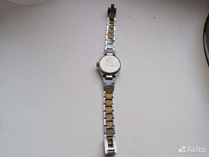 Часы наручные женские СССР, Луч