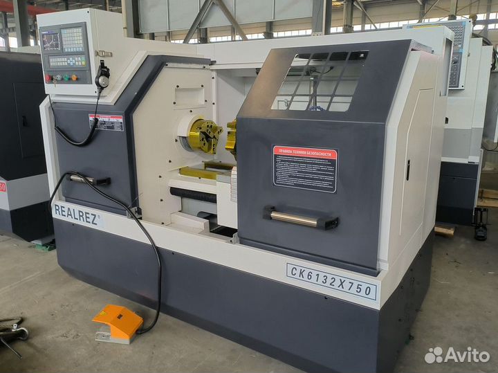Токарный станок с чпу realrez CK 6132х750 GAH6