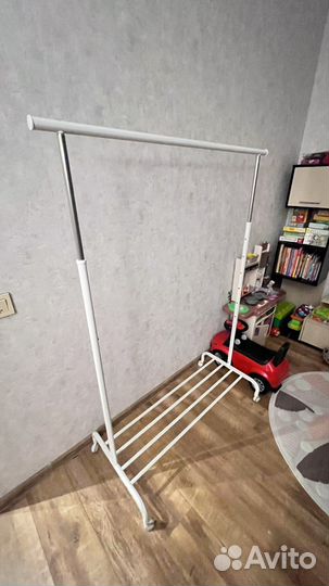 Вешалка гардеробная