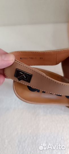 Босоножки кожаные Graciana 39 р