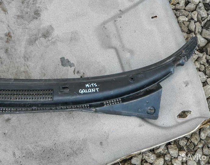 Решетка стеклоочистителя Mitsubishi Galant 93-96