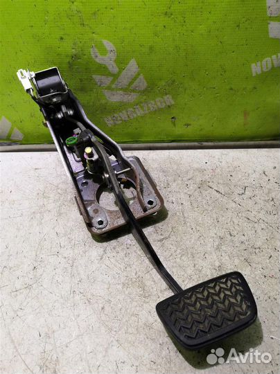 Педаль тормоза Тойота Хайлендер