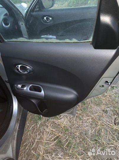 Дверные карты Nissan Juke