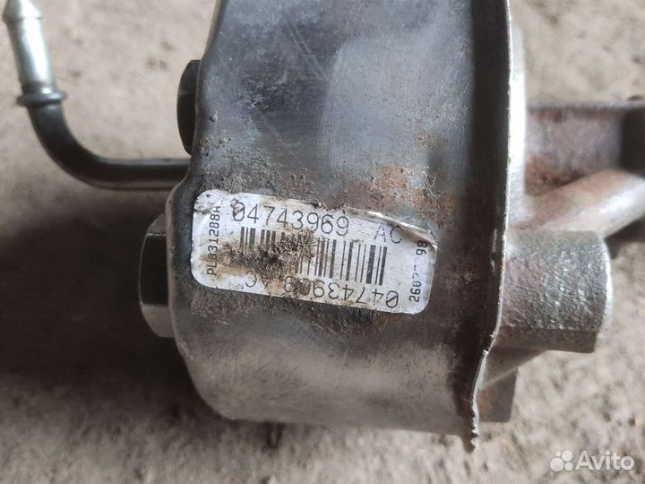 Насос гура Dodge Caravan 4 2.4