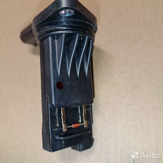 Датчик расхода воздуха Mitsubishi Outlander 3