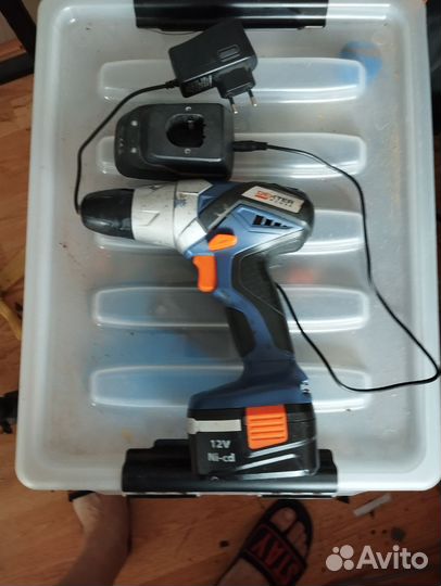 Шуруповерт dexter