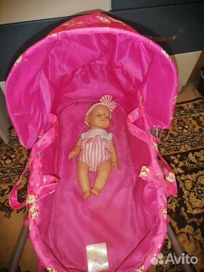 Кукольная коляска для куклы