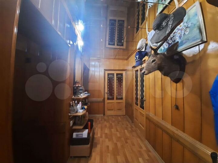 3-к. квартира, 110 м², 1/3 эт.