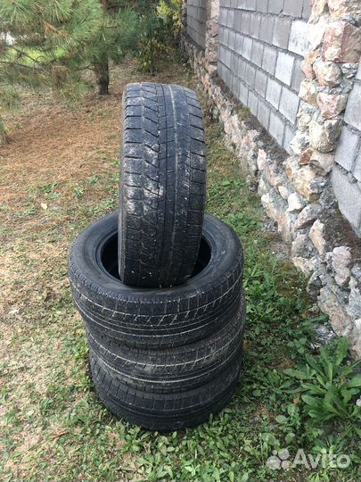 Bridgestone Blizzak VRX 235/55 R17