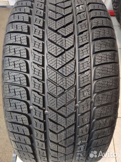 Pirelli Scorpion Winter 285/35 R22