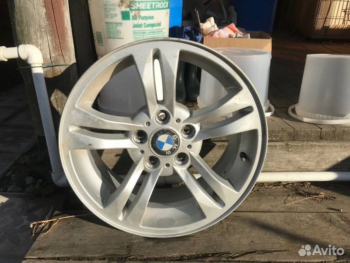 Оригинальный диск на bmw 8jх17