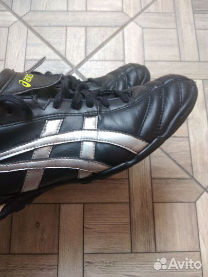 Бутсы футбольные