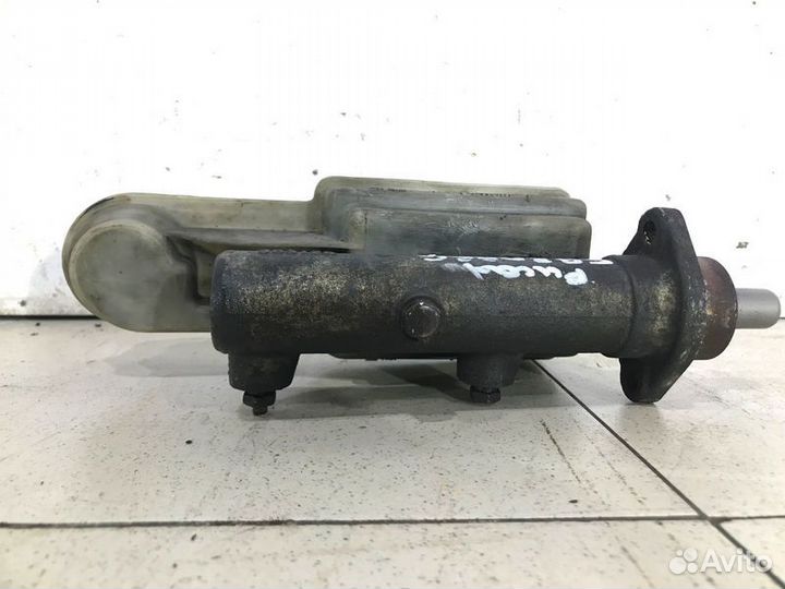 Цилиндр тормозной главный