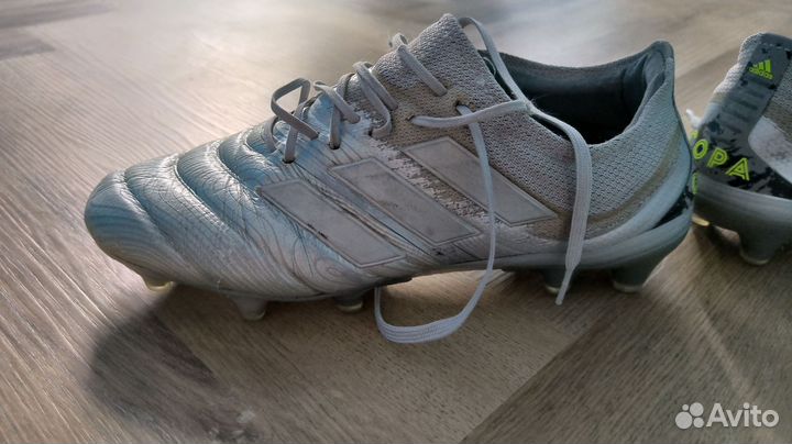 Футбольные бутсы