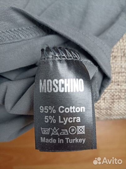 Футболка Moschino