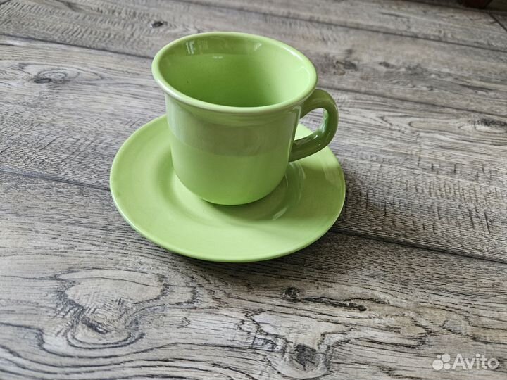 Чашки с блюдцами на 4 персоны