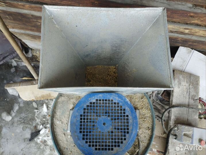 Зернодробилка 380в