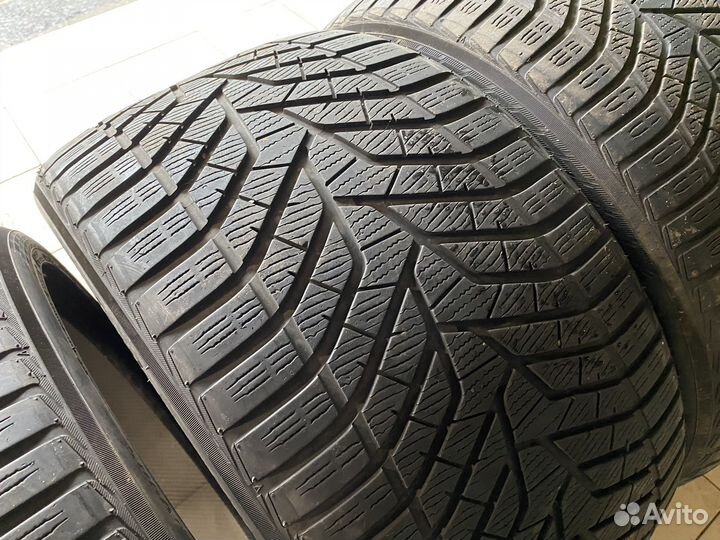 Yokohama BluEarth Winter V905 285/35 R21 и 325/30 R21 108V