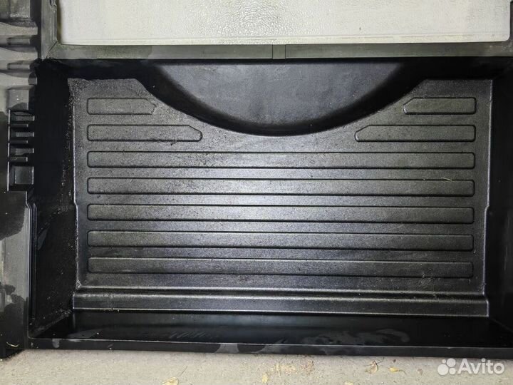 Пол багажника Audi 4L