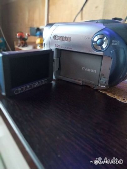 Видеокамера canon