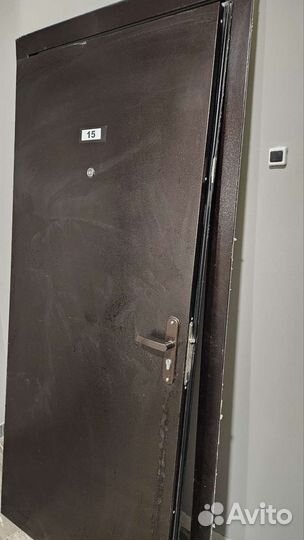 Дверь входная металлическая от застройщика