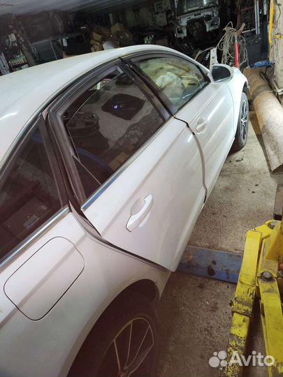 Ауди а6 с7 белого цвета в разборе