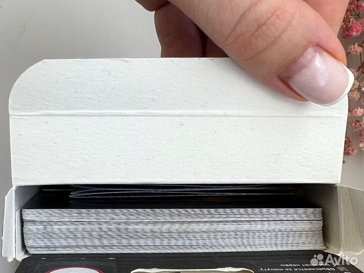 Настольная детективная карточная игра с Алисой