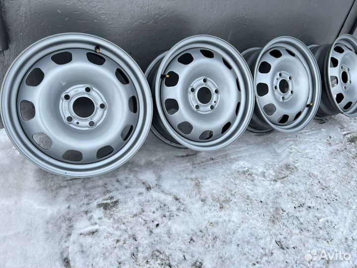 Новый оригинальный комплект дисков R16