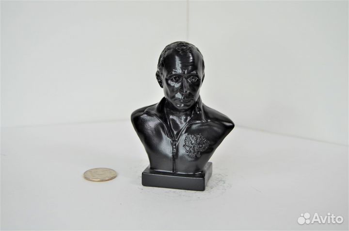 Бюст Путин В. В. спорт чугун