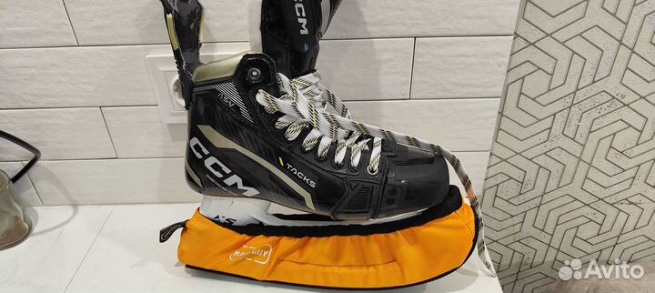 Коньки ccm as v 6.5R (39.5)