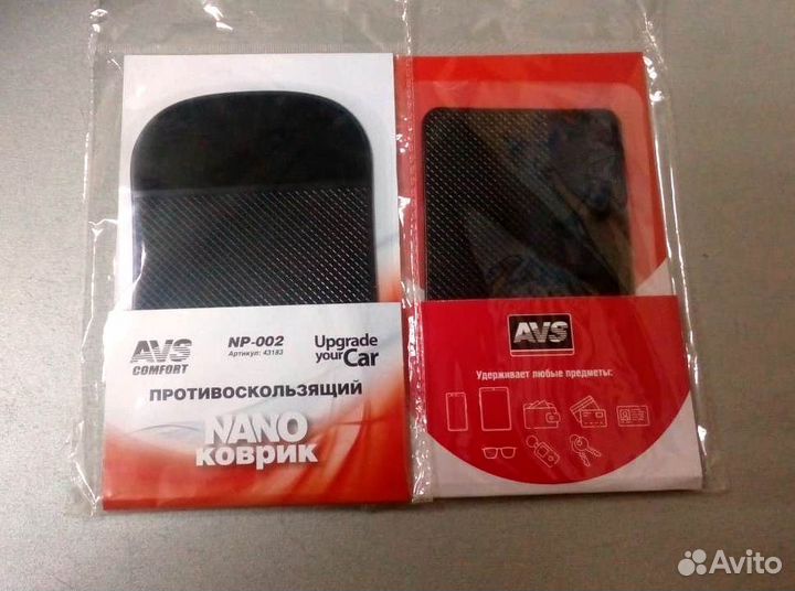 Противоскользящий коврик на панель