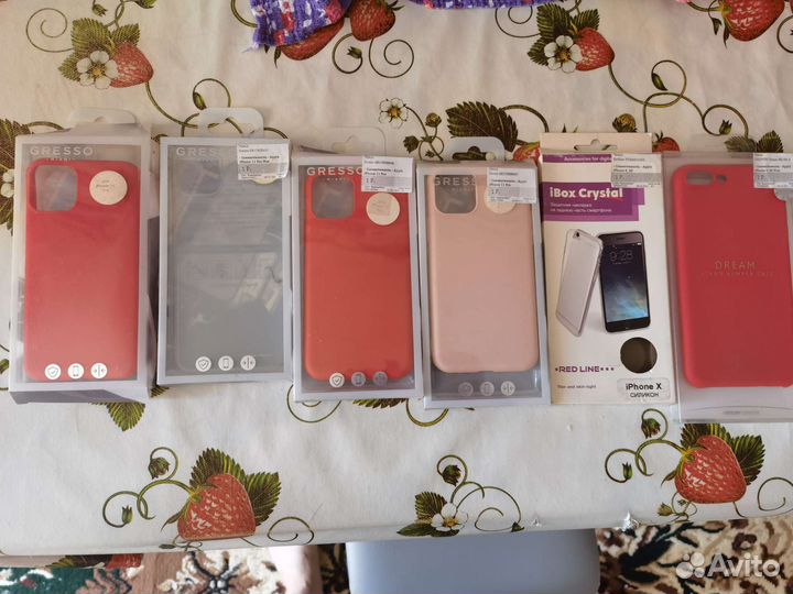 Защитные стекла И чехлы новые на телефоны