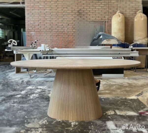 Стол обеденный из шпона Дуба или ореха