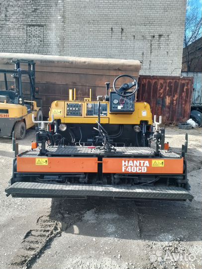 Асфальтобетоноукладчик Hanta F1740C, 2010