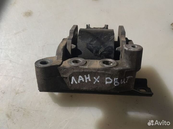 Подушка опора кронштейн Митсубиси ланцер 10