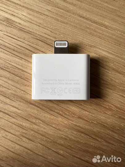 Apple Кабель Lightning to 30-pin Adapter