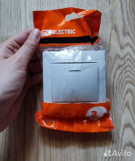 Выключатель одноклавишный с подстветкой