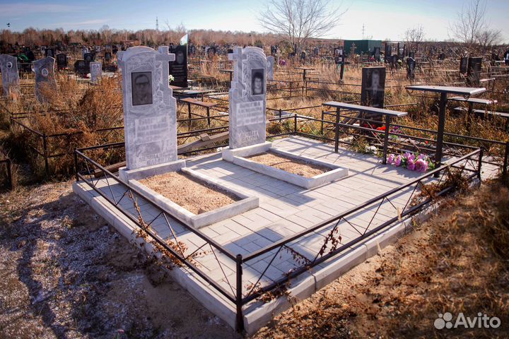 Памятники мраморные / оградки / венки