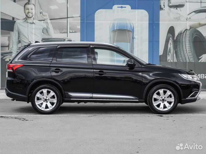 Mitsubishi Outlander 2.4 CVT, 2015, 121 689 км