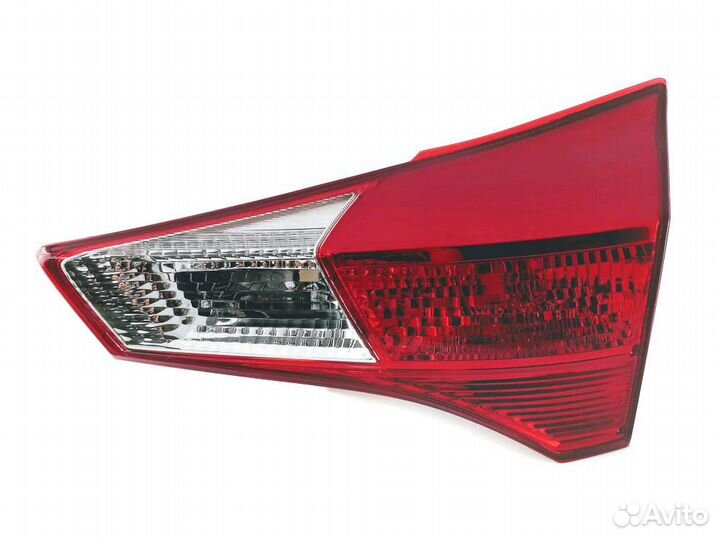Фонарь правый задний в крышку багажника Rav4