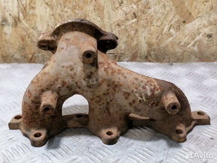 Коллектор выпускной левый Mitsubishi Diamant 2.5 1