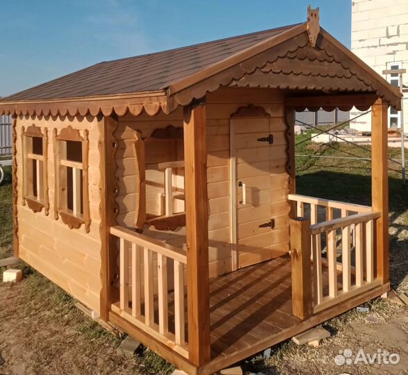 Детский игровой домик из дерева