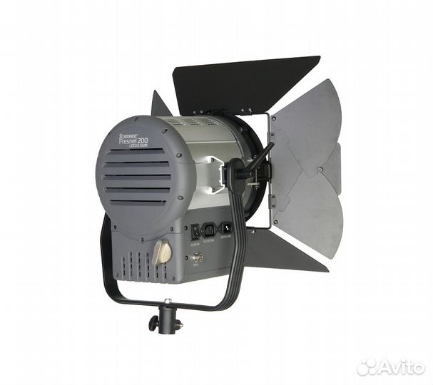 Осветитель светодиодный GreenBean Fresnel 200 LED X3 DMX