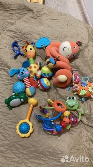 Развивающие игрушки для малышей пакетом