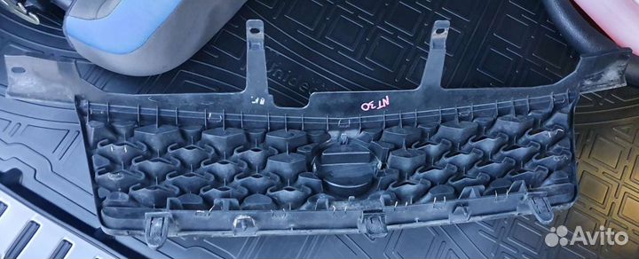 Решётка на Nissan