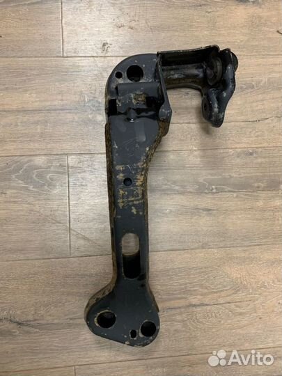 Кронштейн Bmw X3 2.0D E83 N47 2009