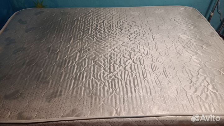 Матрас 140х200 беспружинный б/у