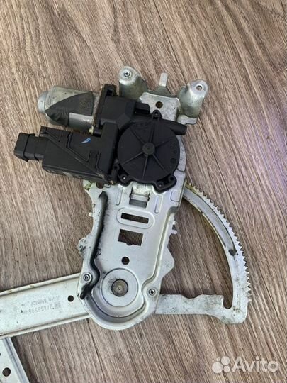 Стеклоподъемник передний правый Opel Corsa C