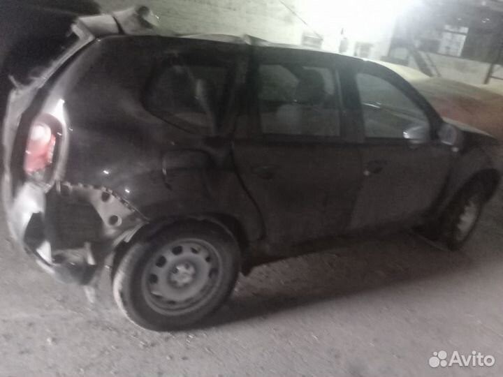 Renault Duster 1.6 МТ, 2017, битый, 70 000 км